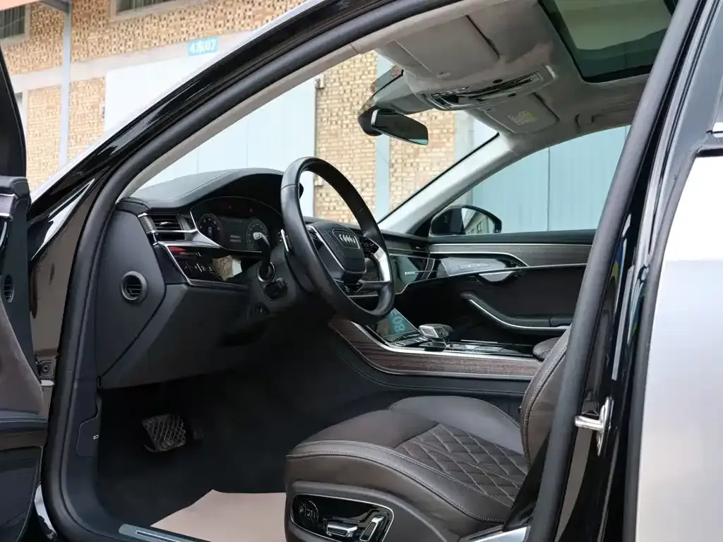 Audi A8 2024 из CN, фото 6