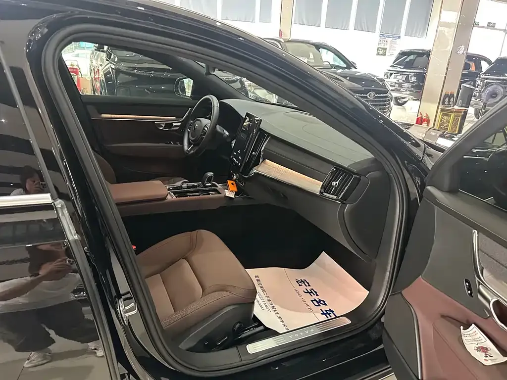 Volvo S90 2025 из CN, фото 7