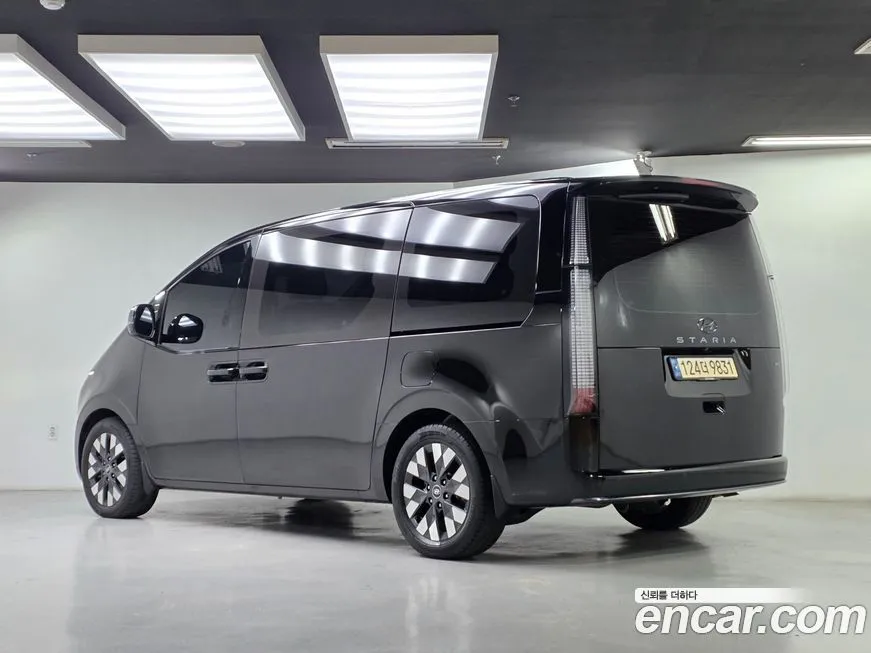 Hyundai Staria — фото 2