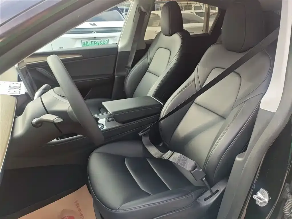Tesla Model Y 2023 из CN, фото 7
