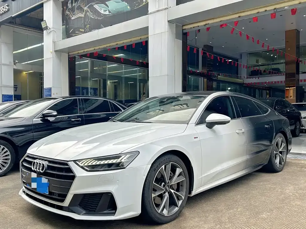 Audi A7 — фото 1