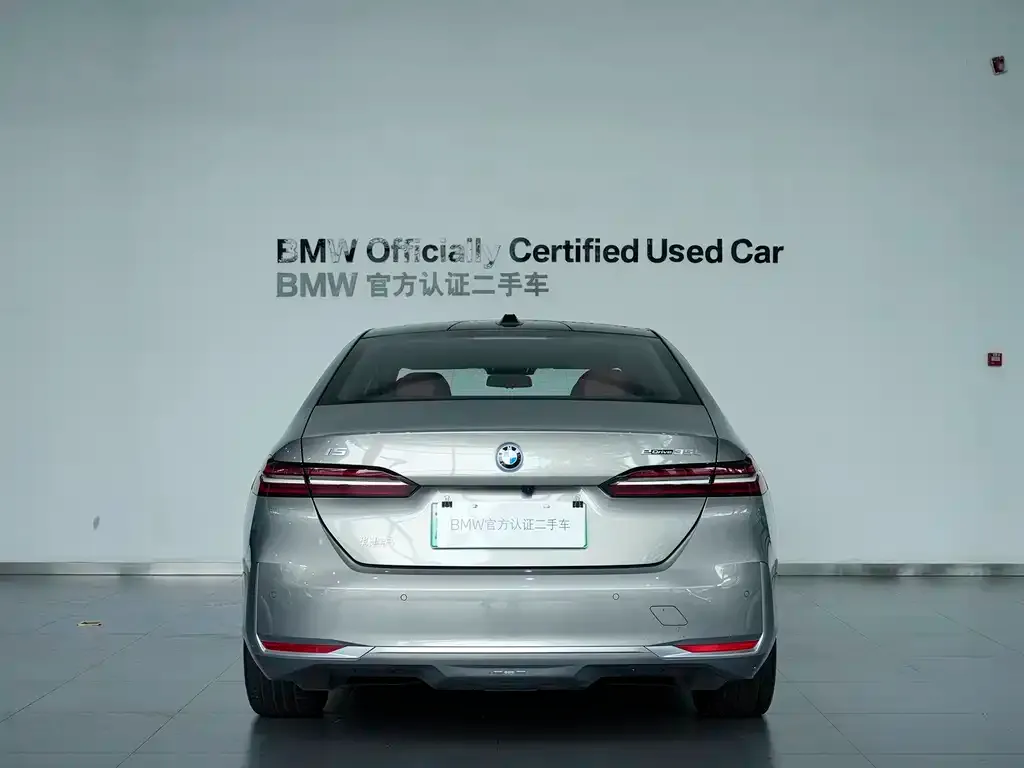 BMW i5 — фото 5