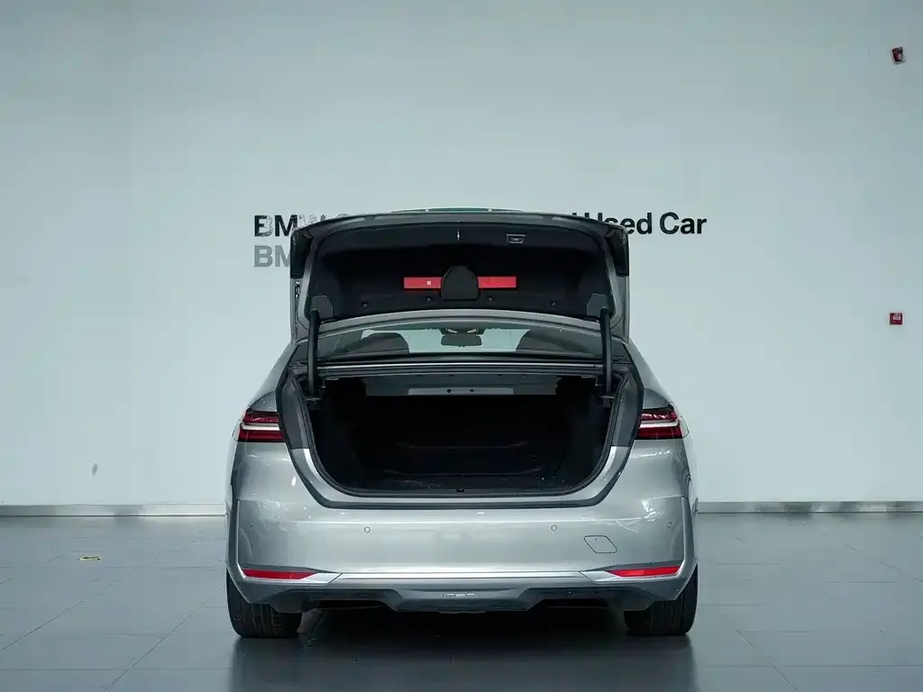 BMW i5 — фото 6