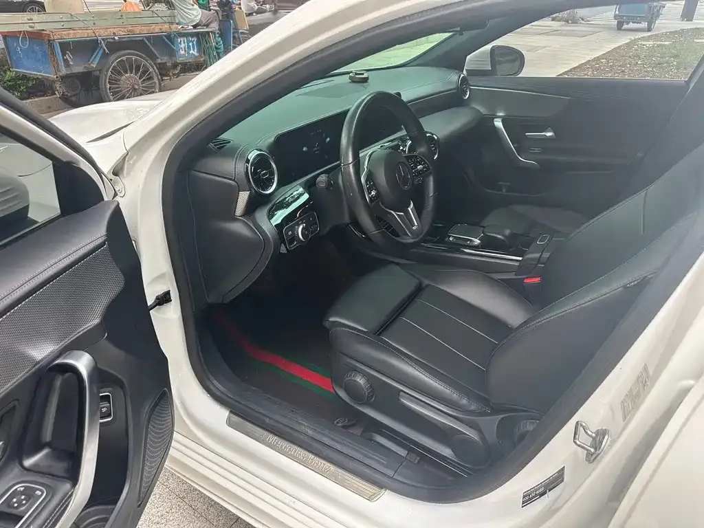 Mercedes-Benz A-Class 2023 из CN, фото 7