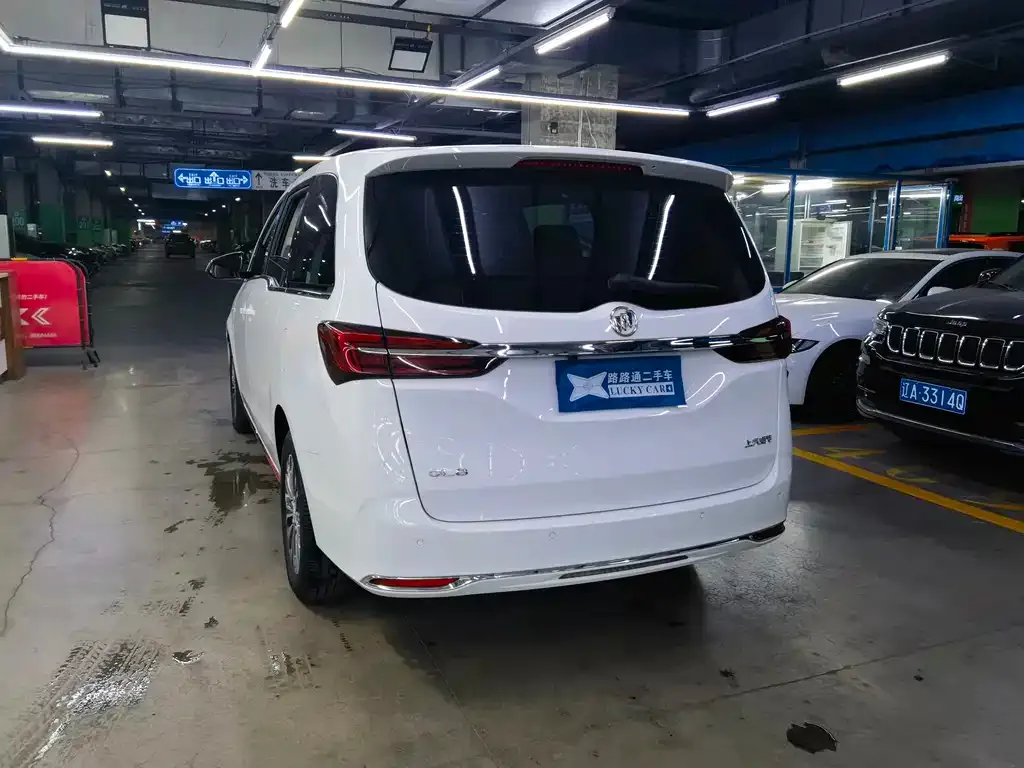 Buick GL8 2023 из CN, фото 4
