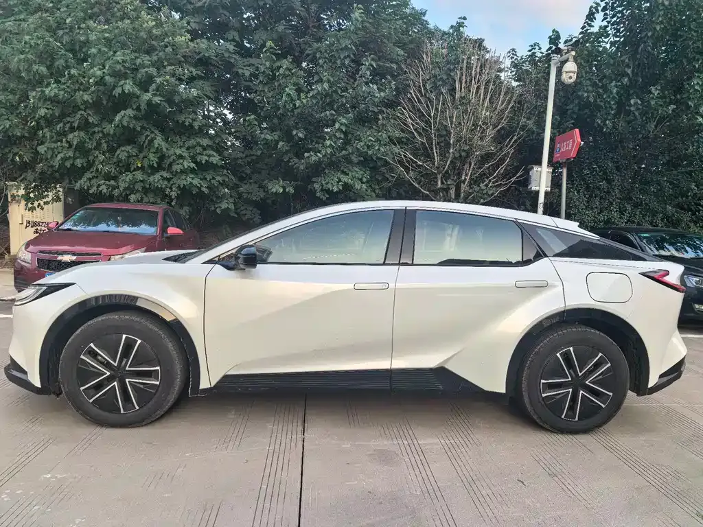 Toyota bZ5 2025 из CN, фото 5