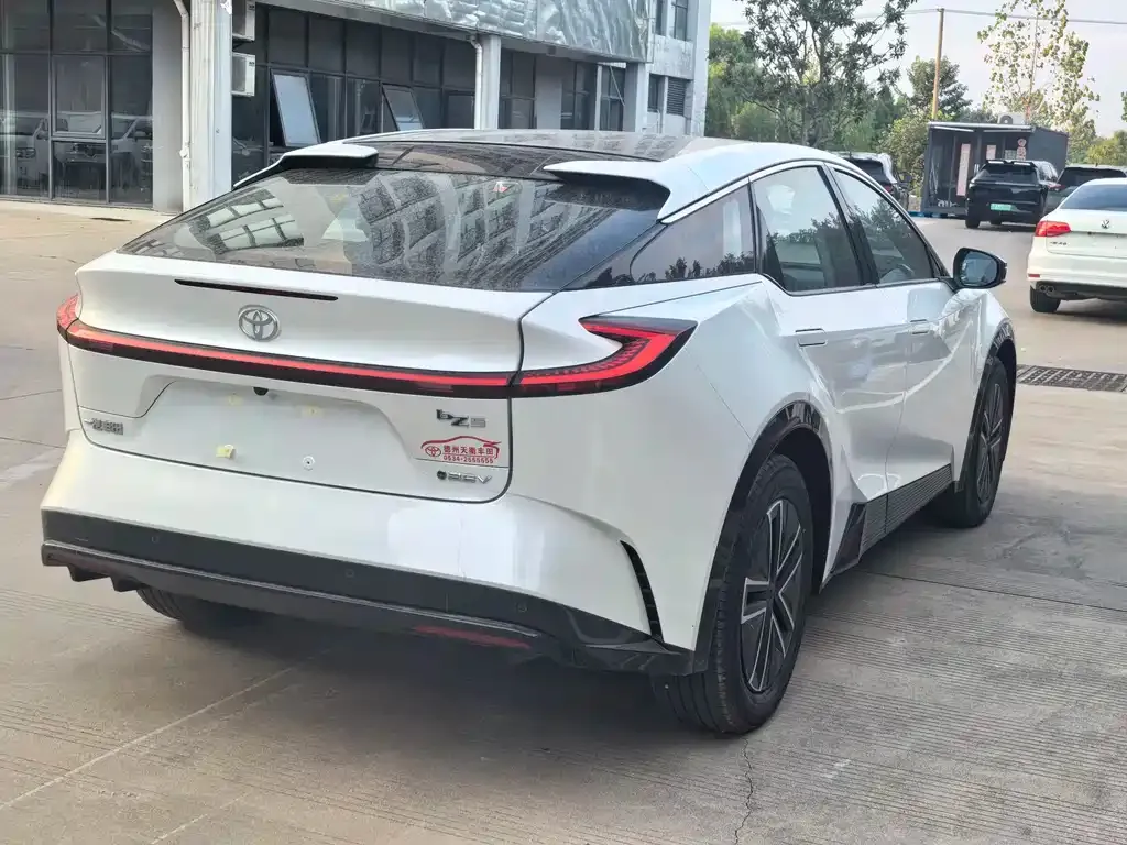 Toyota bZ5 2025 из CN, фото 7