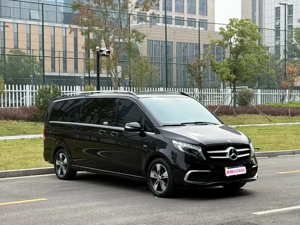 Mercedes-Benz V-Class 2023 из CN, фото 2