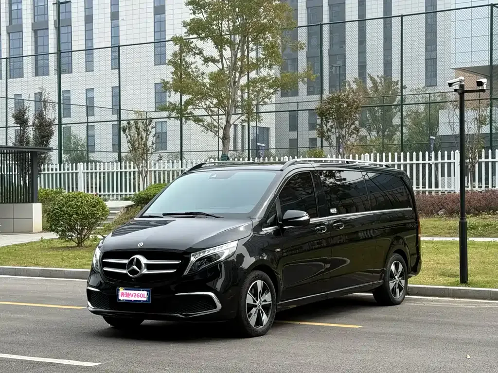 Mercedes-Benz V-Class 2023 из CN, фото 3