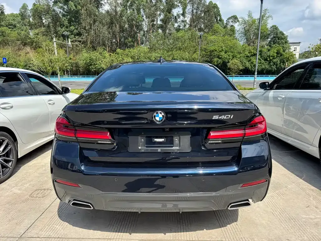 BMW 5 Series (Import) 2023 из CN, фото 10