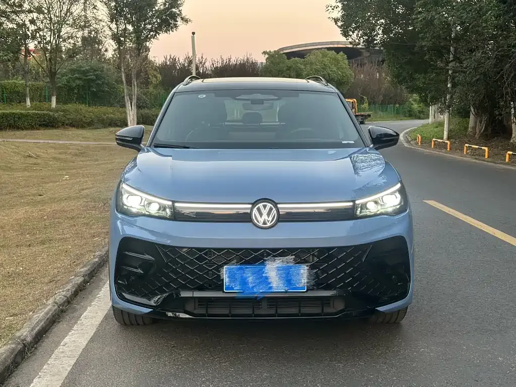 Volkswagen Tiguan L 2024 из CN, фото 3