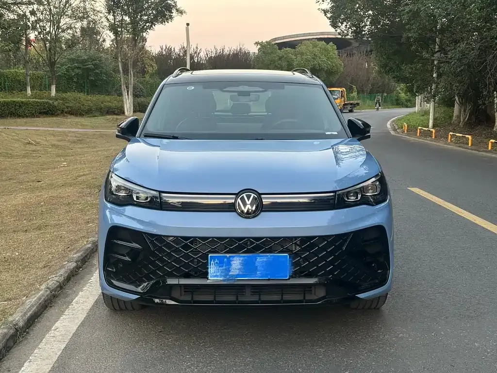 Volkswagen Tiguan L 2024 из CN, фото 4