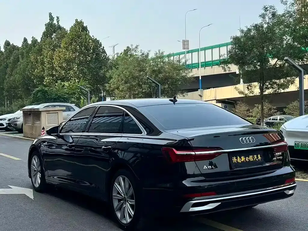 Audi A6L 2023 из CN, фото 4