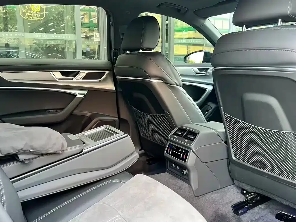 Audi A6L 2023 из CN, фото 7
