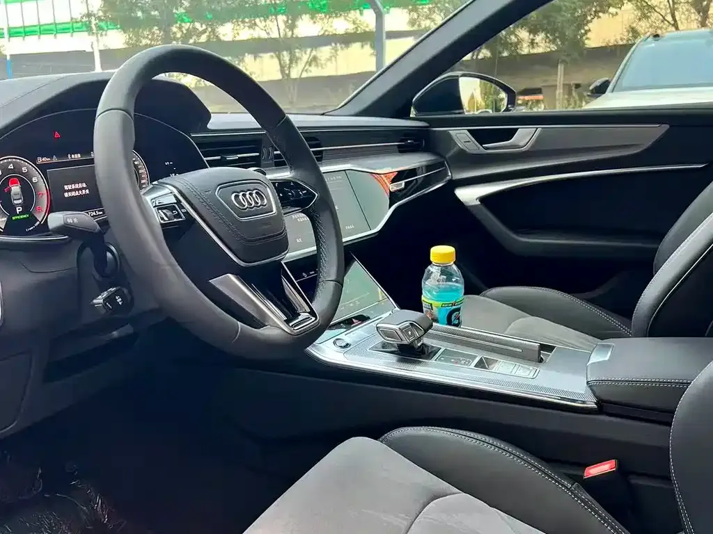 Audi A6L 2023 из CN, фото 9