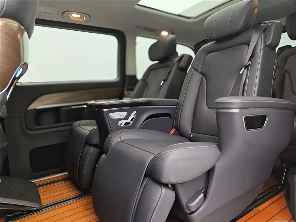Mercedes-Benz V-Class 2022 из CN, фото 7