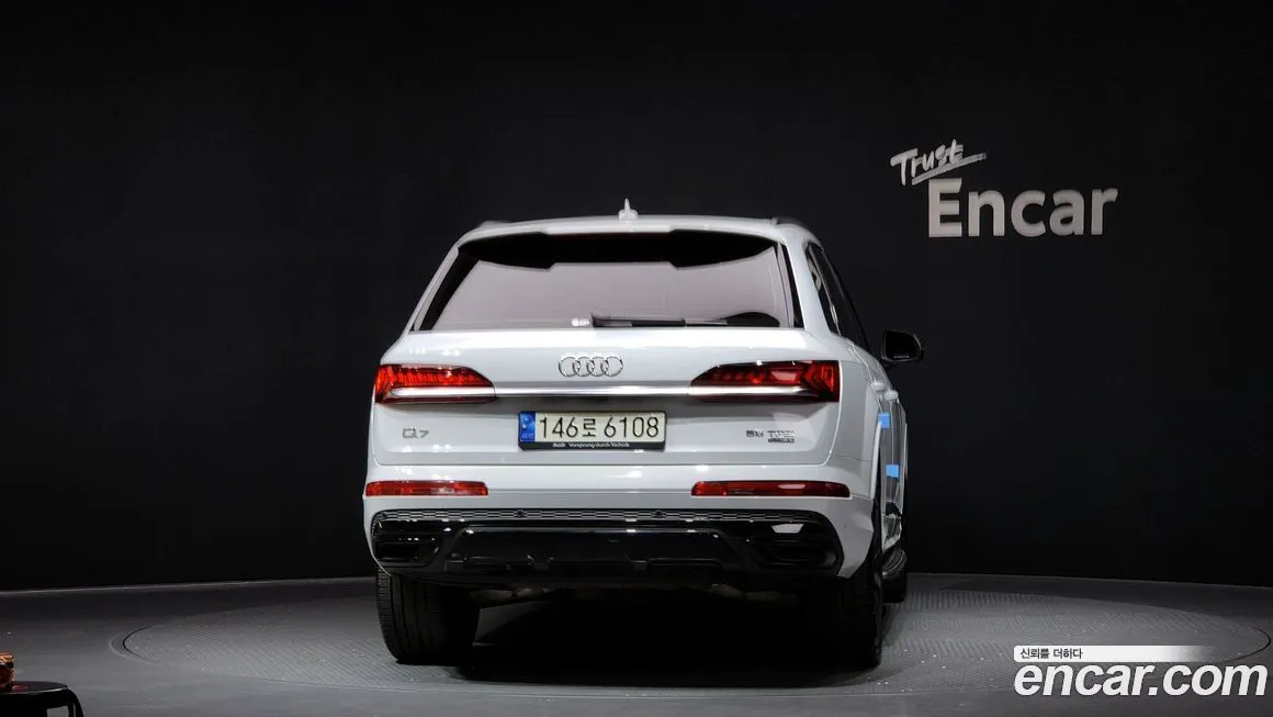 Audi Q7 2021 из KR, фото 4