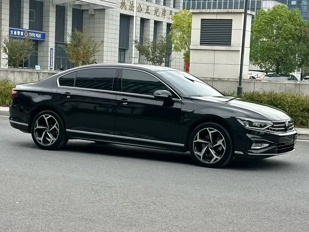 Volkswagen Magotan 2024 из CN, фото 3