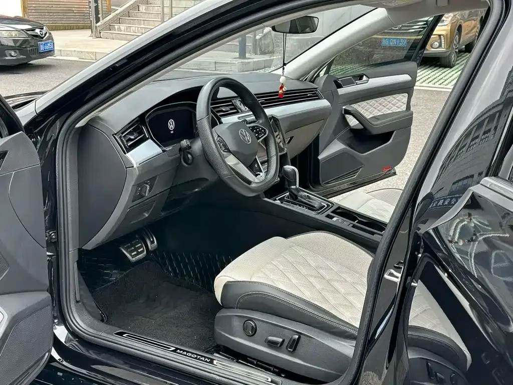 Volkswagen Magotan 2024 из CN, фото 4