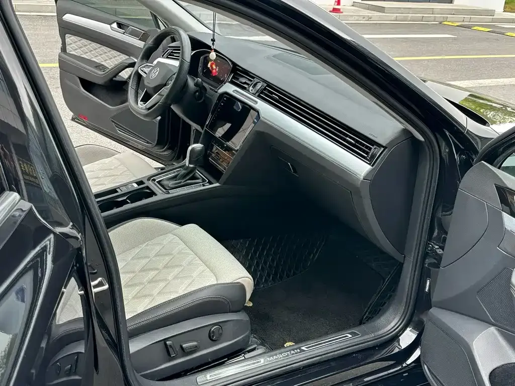 Volkswagen Magotan 2024 из CN, фото 5