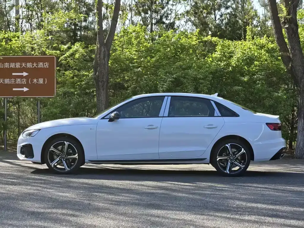 Audi A4L 2025 из CN, фото 3