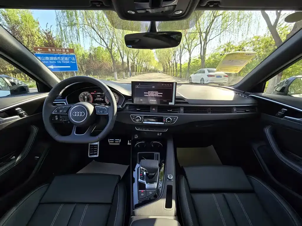 Audi A4L 2025 из CN, фото 9