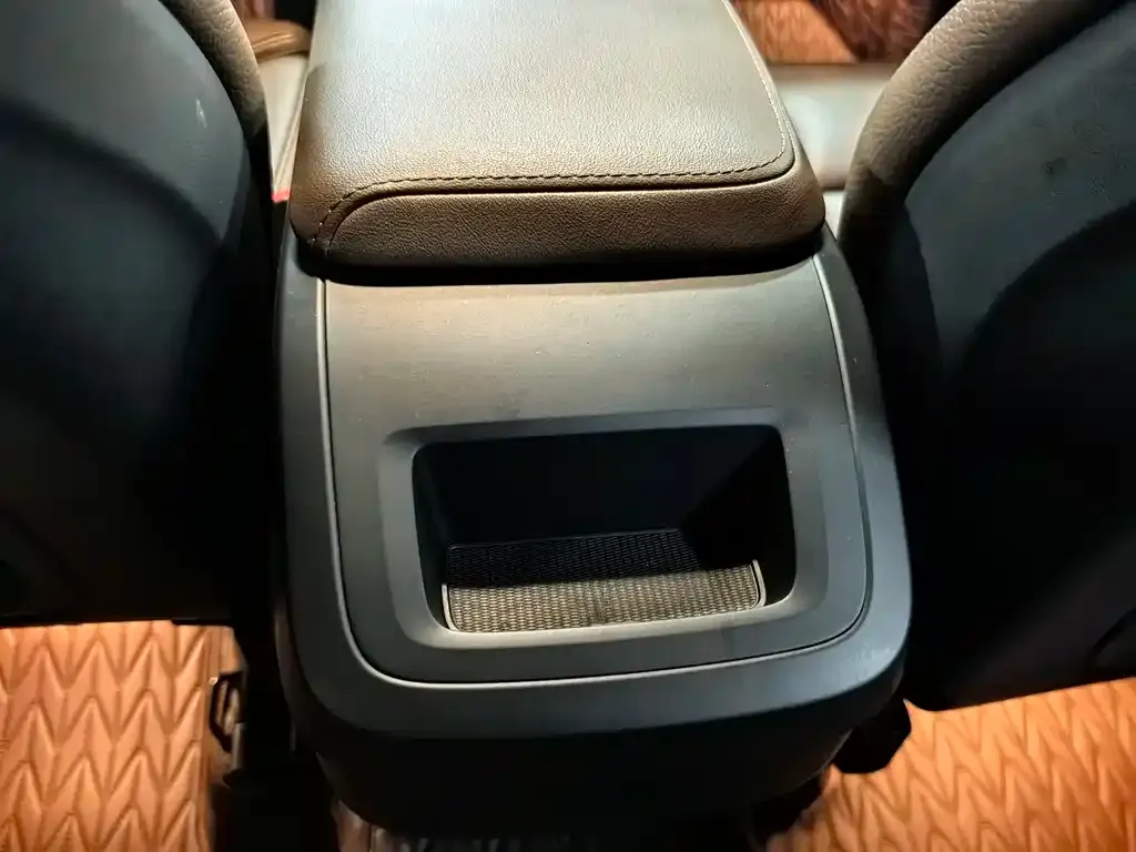 Volvo XC60 — фото 9