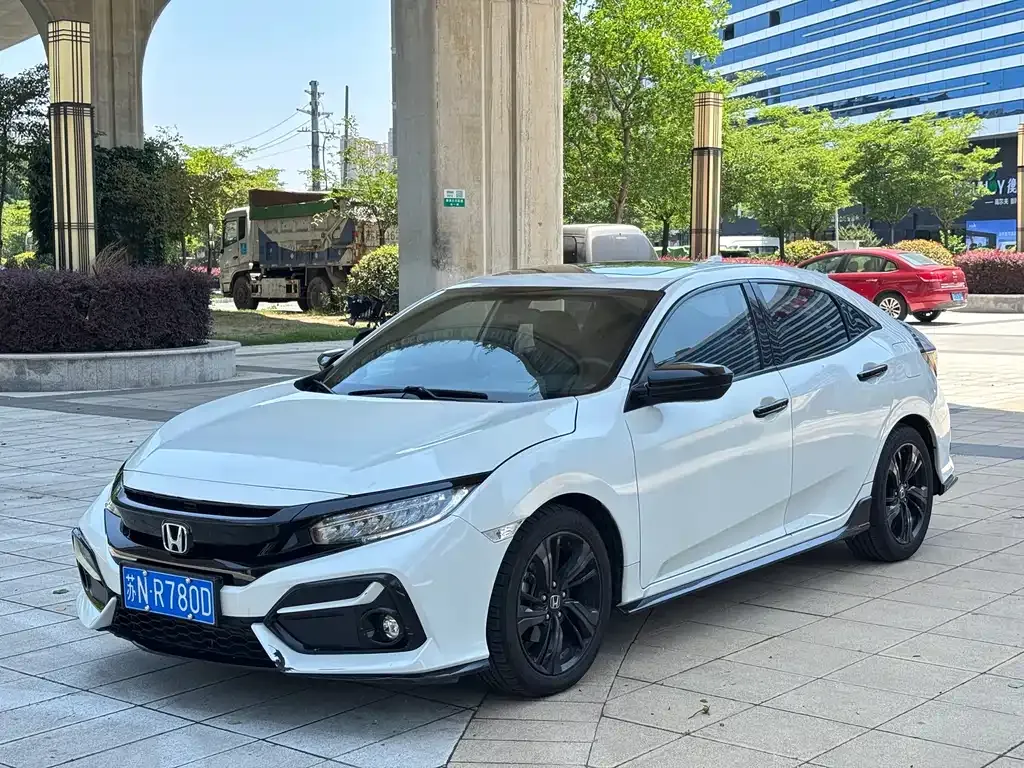 Honda Civic — фото 1