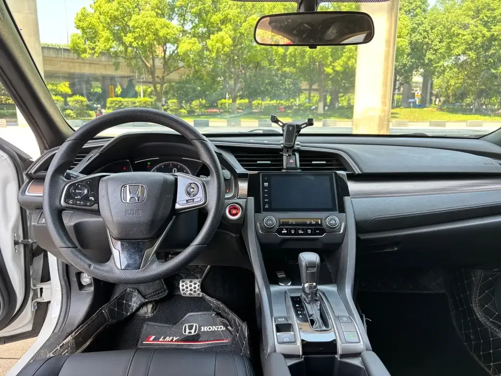 Honda Civic — фото 10