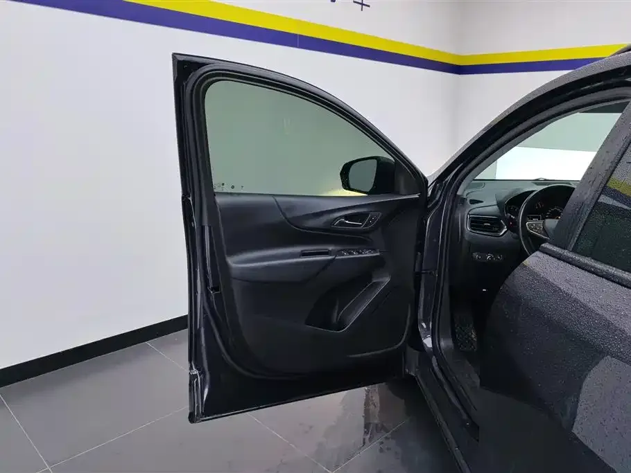 Chevrolet Equinox 2023 из CN, фото 7