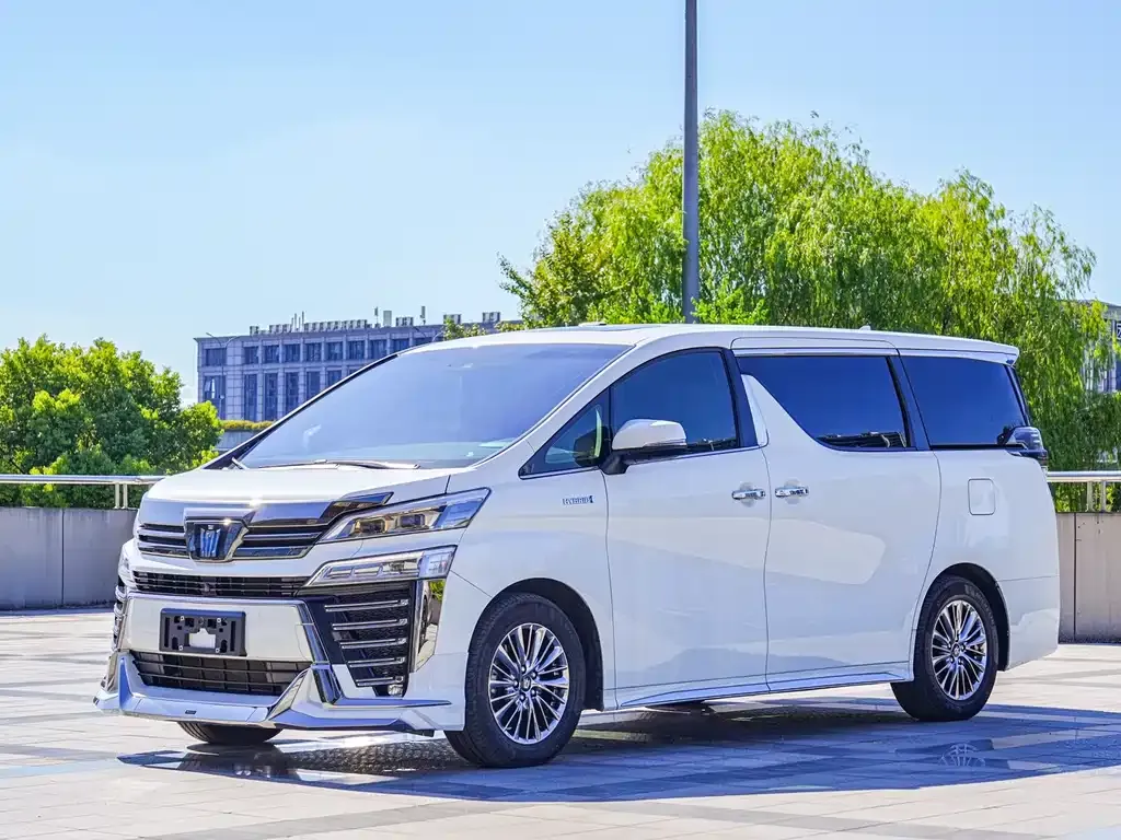 Toyota Vellfire 2023 из CN, фото 1