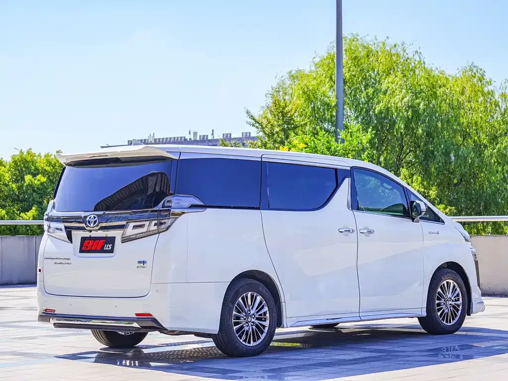 Toyota Vellfire 2023 из CN, фото 5