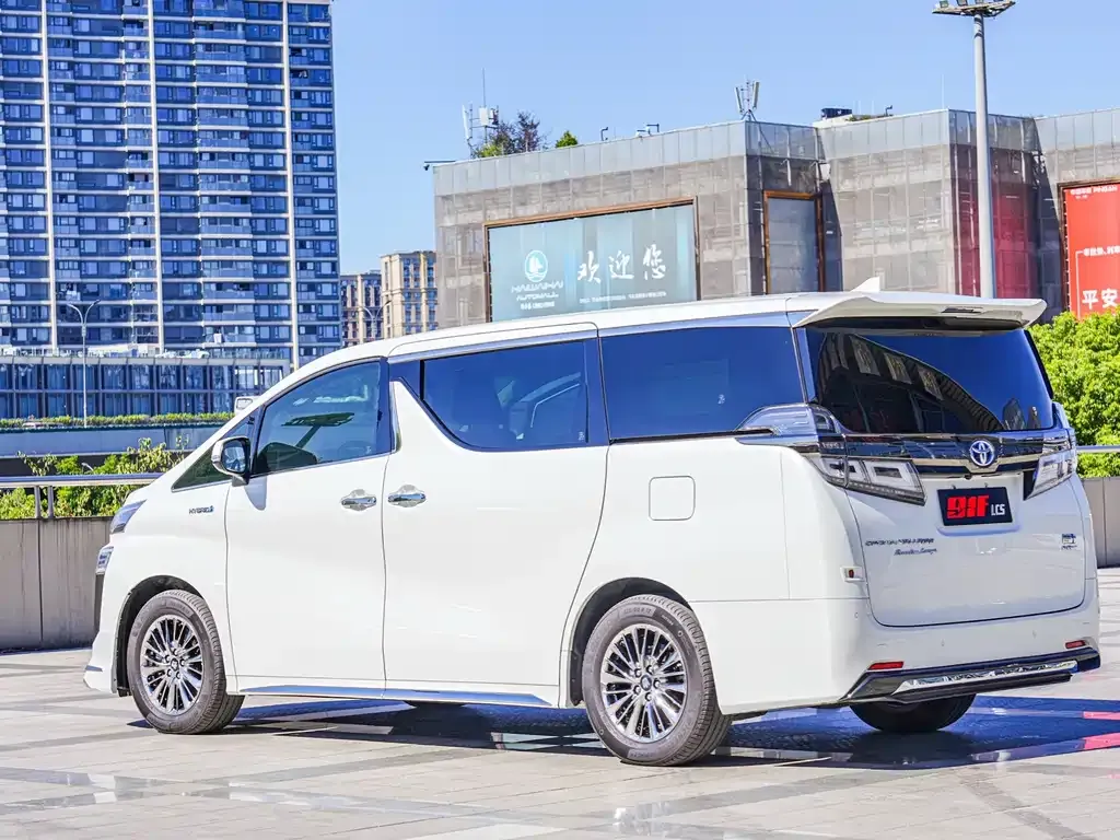 Toyota Vellfire 2023 из CN, фото 7