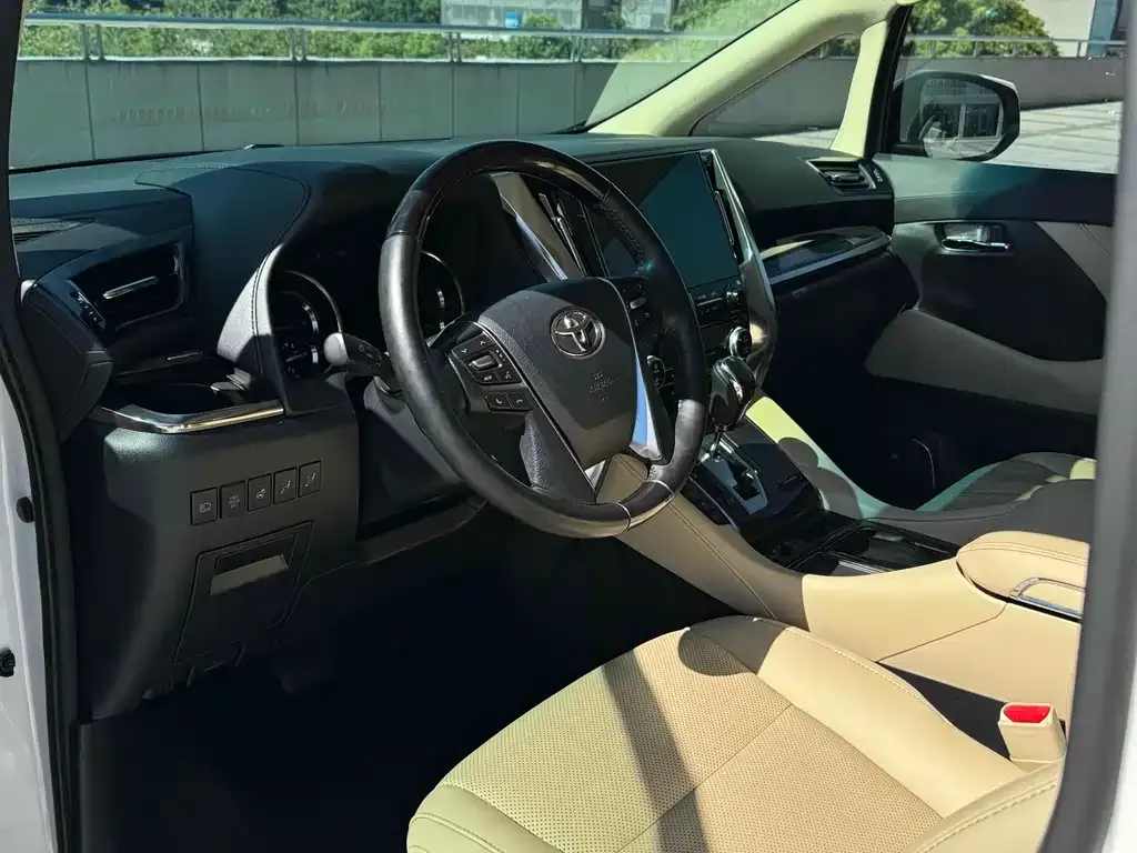 Toyota Vellfire 2023 из CN, фото 9