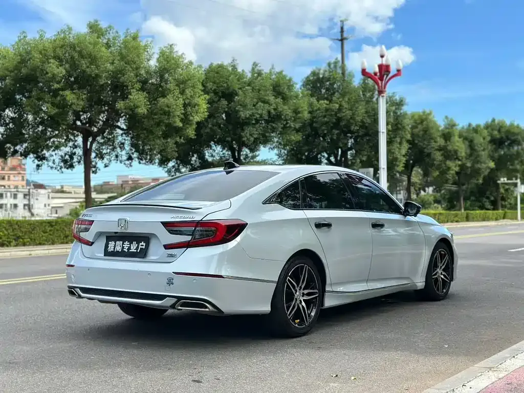 Honda Accord — фото 6