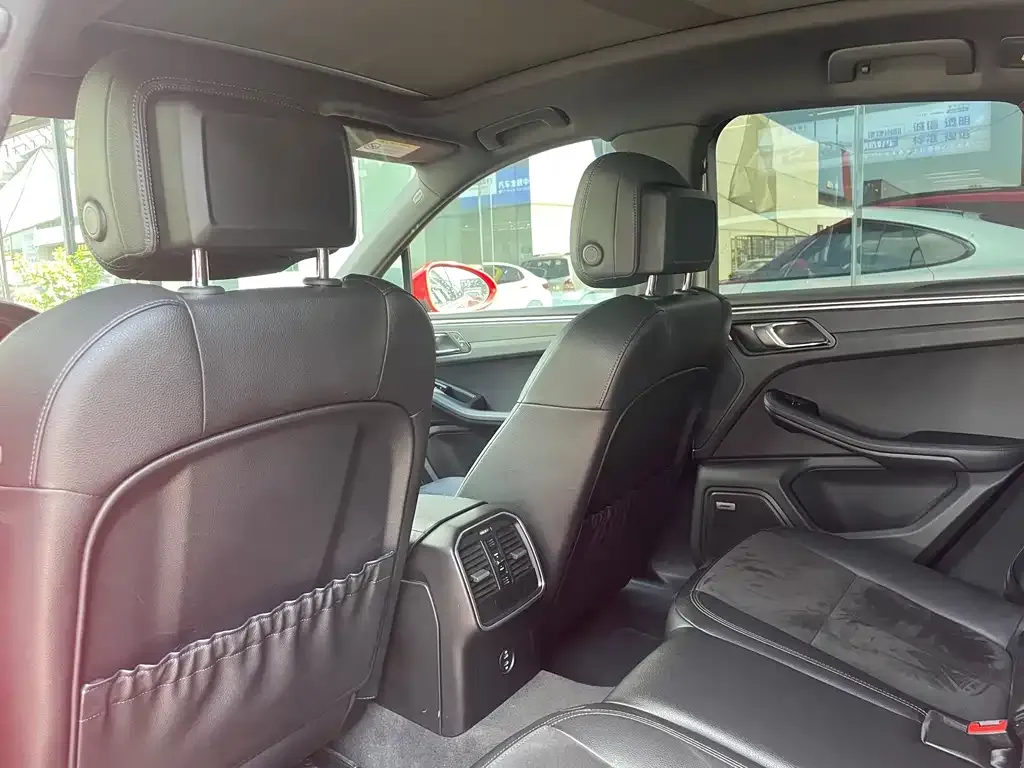 Porsche Macan 2021 из CN, фото 9