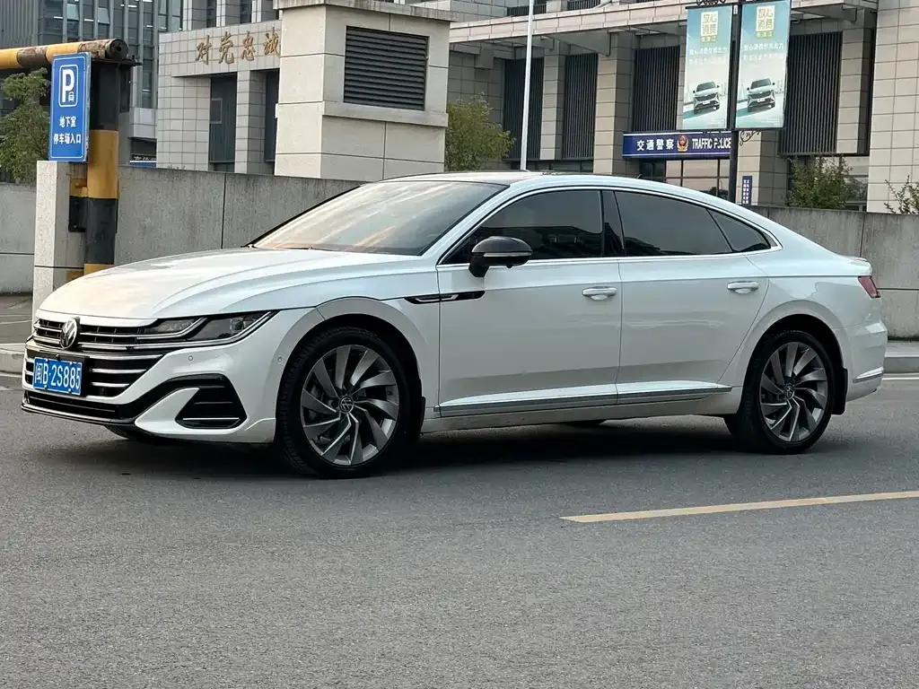 Volkswagen CC 2023 из CN, фото 1
