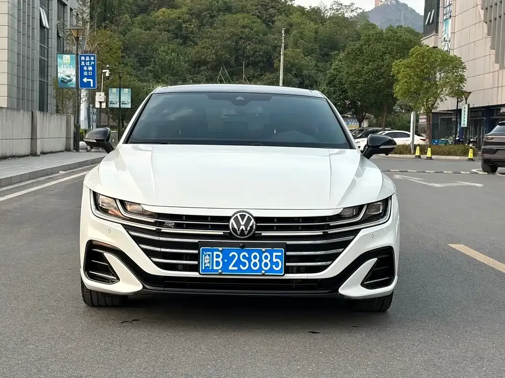 Volkswagen CC 2023 из CN, фото 2