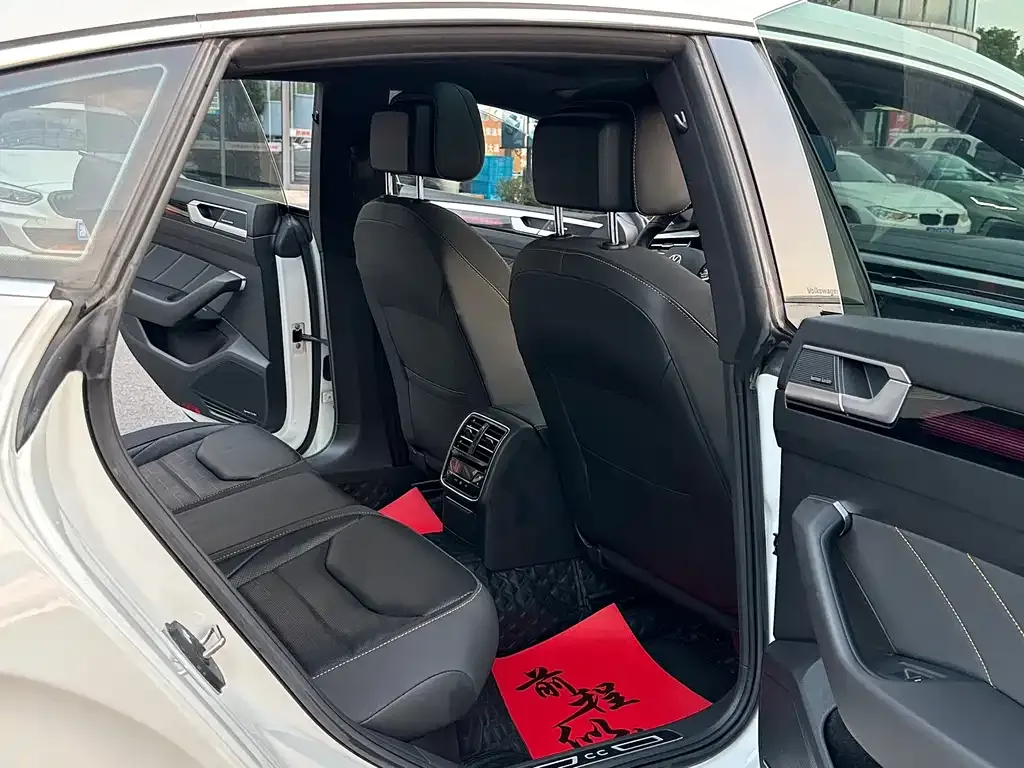 Volkswagen CC 2023 из CN, фото 7