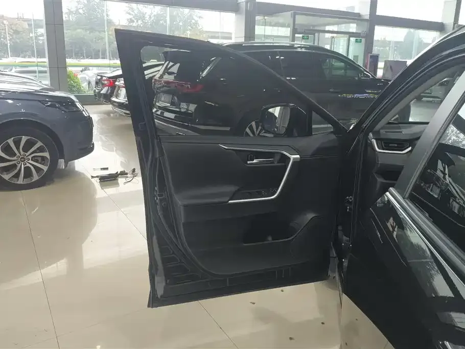 Toyota Wildlander 2021 из CN, фото 7