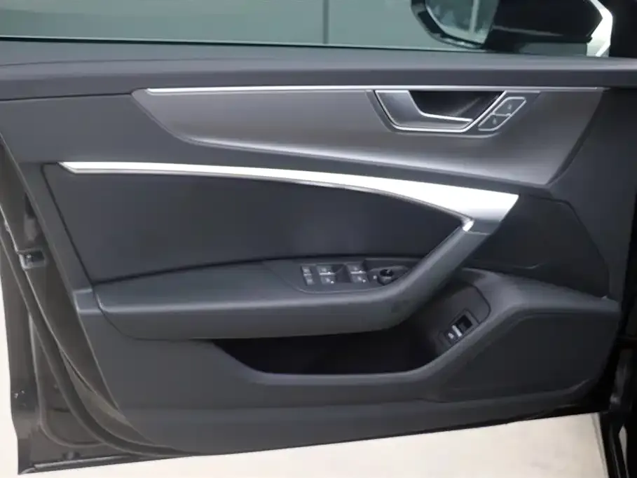 Audi A6L 2024 из CN, фото 10