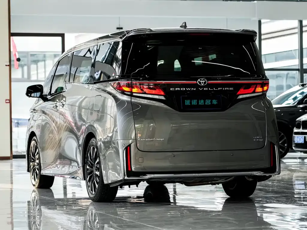 Toyota Vellfire 2023 из CN, фото 5