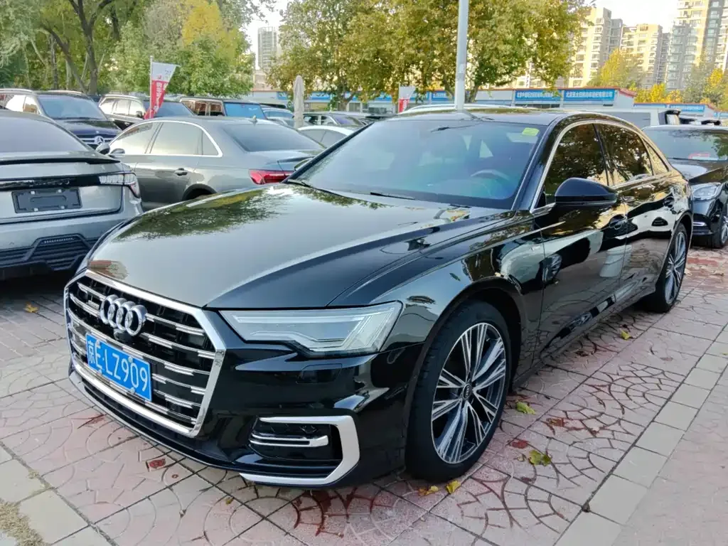 Audi A6L — фото 1