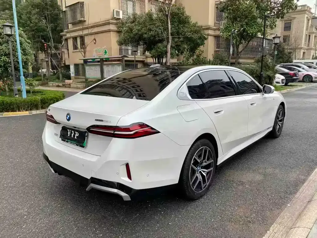 BMW i5 2024 из CN, фото 2