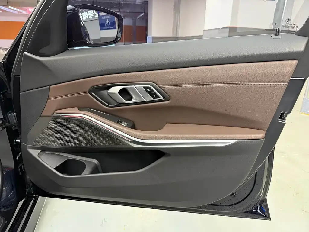 BMW 3 Series 2024 из CN, фото 7