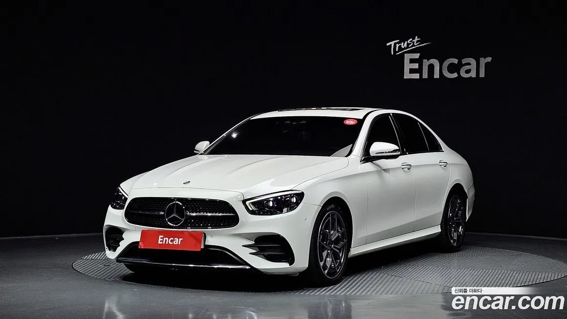 Mercedes-Benz E-Class — фото 1