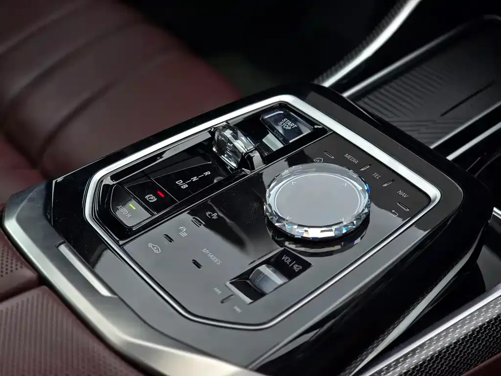 BMW i7 2023 из CN, фото 10