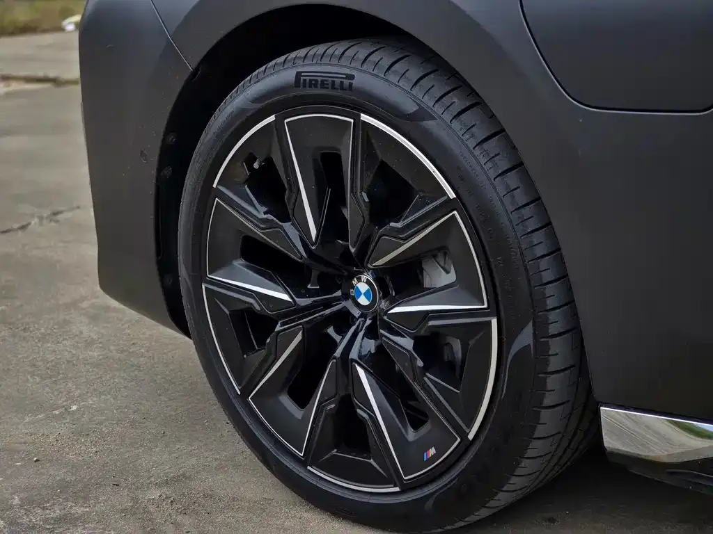 BMW i7 2023 из CN, фото 5