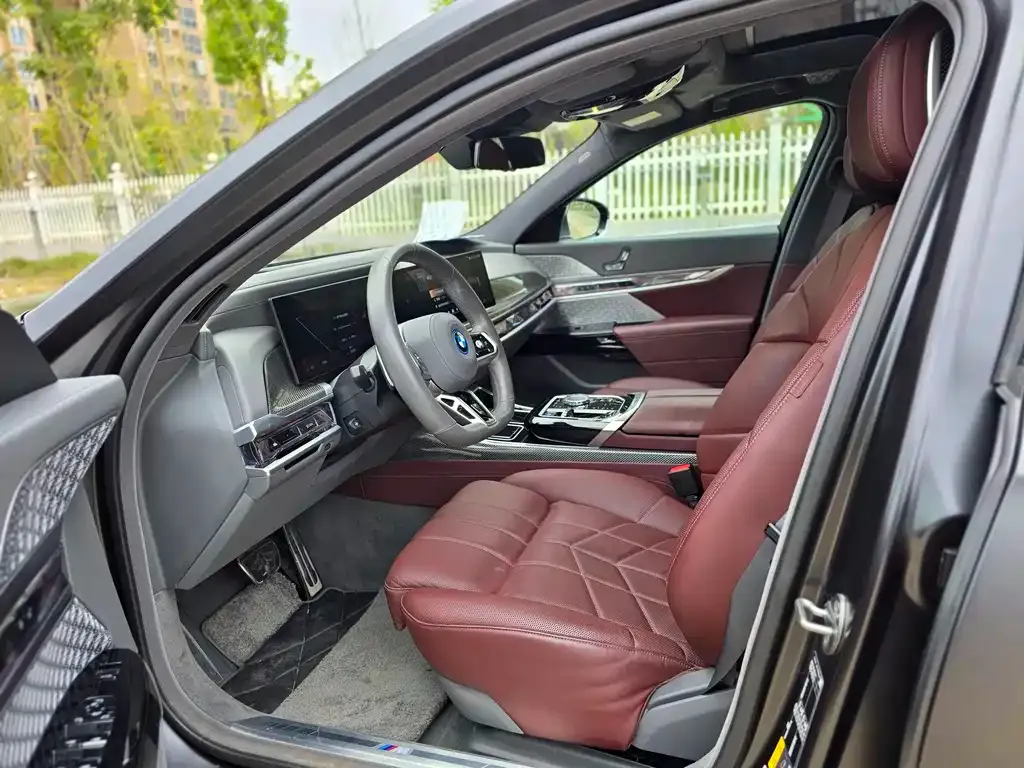 BMW i7 2023 из CN, фото 6