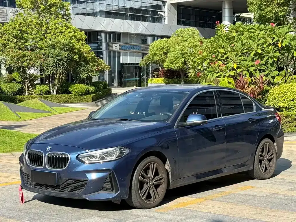 BMW 1 Series 2021 из CN, фото 1